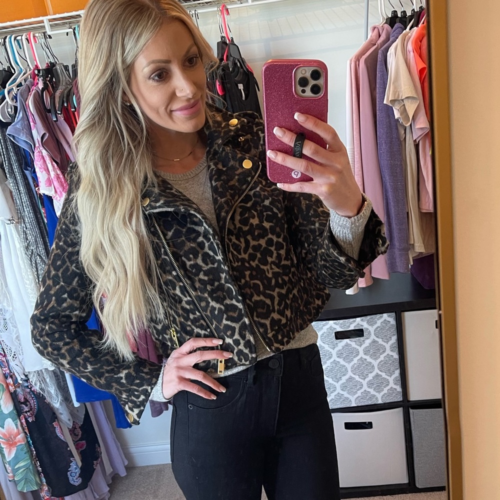 BRAND NEW cropped leopard-print jacket